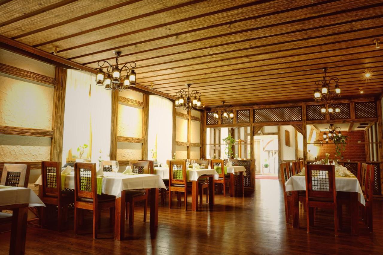 Hotel Krone Фризенхайм Экстерьер фото